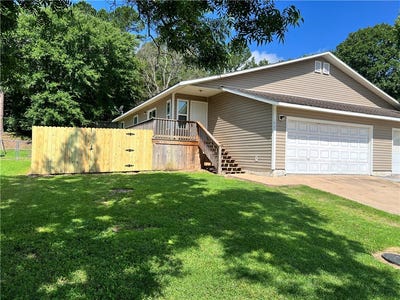 /international/us/823-n-lola-lane-fayetteville-ar-110108857128/