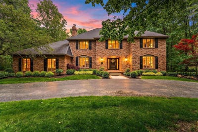 /international/us/902-crabapple-lane-valparaiso-in-110108297661/