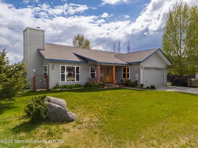 /international/us/330-meadowood-street-pinedale-wy-110108467797/