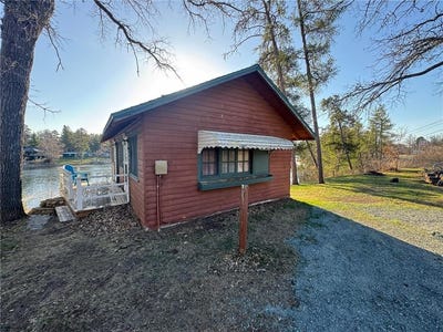/international/us/900-park-avenue-n-park-rapids-mn-110107481710/