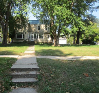 /international/us/608-la-valle-street-reedsburg-wi-110102365793/