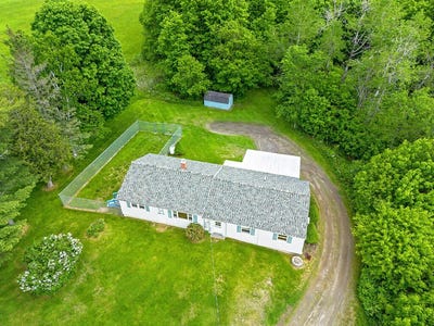 /international/us/2525-west-river-road-sidney-me-110108540188/