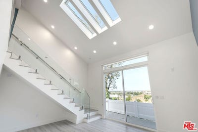 /international/us/10321-sala-pl-sun-valley-ca-110107686843/