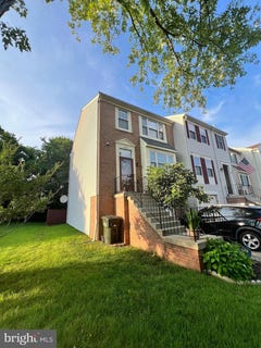 /international/us/3324-buckeye-lane-fairfax-va-110100995118/