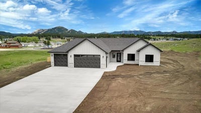 /international/us/229-stone-hill-custer-sd-110108946556/