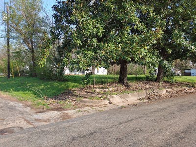 /international/us/852-ne-11th-street-paris-tx-110098408297/