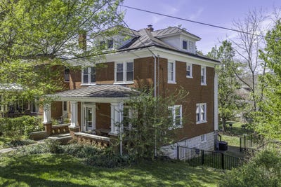 /international/us/521-s-main-st-lexington-va-110107259620/