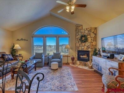 /international/us/1135-park-avenue-pagosa-springs-co-110098194639/