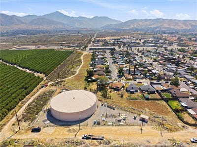 /international/us/2016-san-bernardino-avenue-mentone-ca-110107996885/