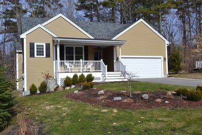 /international/us/4-mulberry-court-wolfeboro-nh-110106202946/