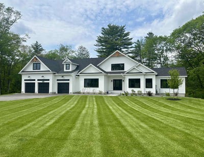/international/us/12-little-river-road-exeter-nh-110106536873/
