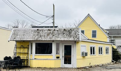 /international/us/517-main-street-hyannis-ma-110106153157/