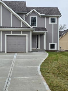 /international/us/511-w-smith-street-spring-hill-ks-110101549721/