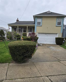 /international/us/2544-bayswater-avenue-far-rockaway-ny-110107552356/