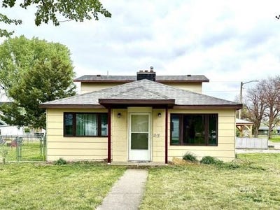 /international/us/818-s-lake-miles-city-mt-110108147827/