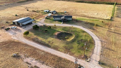 /international/us/961-county-road-634-brownfield-tx-110119764983/