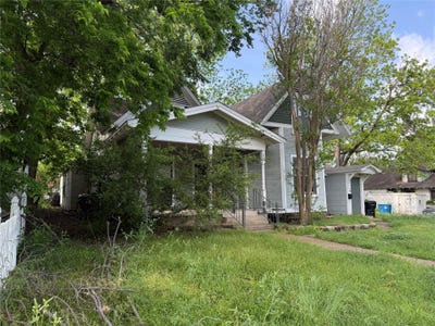 /international/us/224-w-hull-street-denison-tx-110107662354/