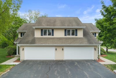 /international/us/1057-fleetfoot-dr-waukesha-wi-110108331832/