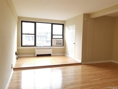 /international/us/98-26-64th-avenue-rego-park-ny-110105259272/
