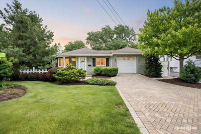 /international/us/117-s-westmore-meyers-road-lombard-il-110108152887/