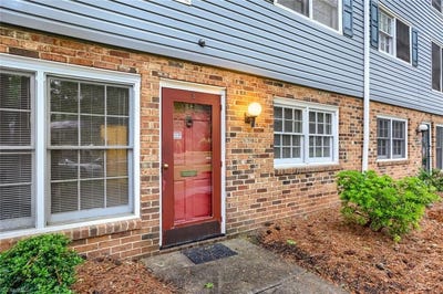 /international/us/611-gunston-court-winston-salem-nc-110107700129/