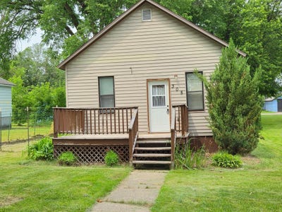 /international/us/308-4th-st-oconto-wi-110109231349/
