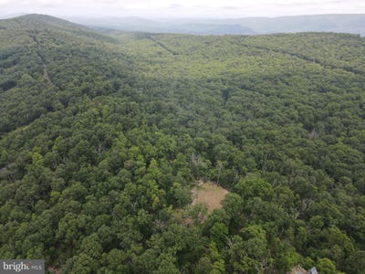 /international/us/3-blumb-lane-great-cacapon-wv-110085267185/