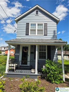 /international/us/1414-iron-street-bethlehem-city-pa-110108442360/