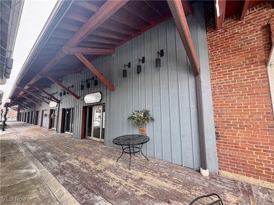 /international/us/241-market-street-zanesville-oh-110105319692/