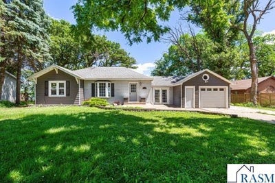 /international/us/775-shoreacres-drive-fairmont-mn-110108537920/