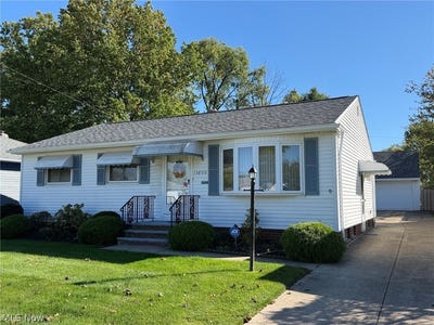 /international/us/15800-evening-star-avenue-maple-heights-oh-110120458161/