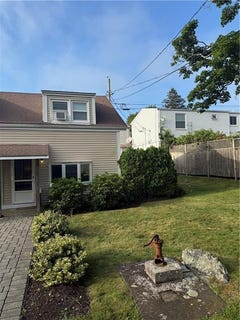 /international/us/16-dudley-avenue-newport-ri-110106368553/