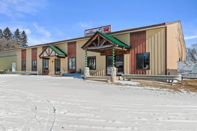 /international/us/108-s-front-street-coloma-wi-110105360107/
