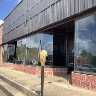 /international/us/130-west-houston-jasper-tx-110107384140/