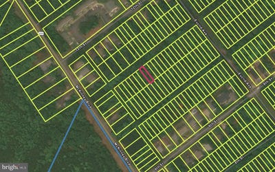 /international/us/11th-street-lot-40-colonial-beach-va-110105222385/