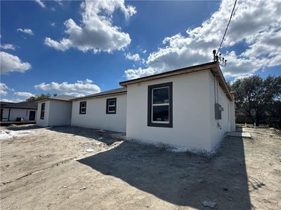 /international/us/4429-4431-28th-st-sw-lehigh-acres-fl-110106535882/