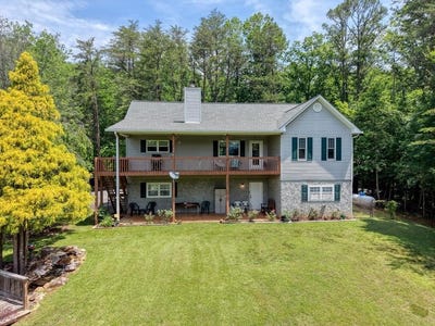 /international/us/352-south-meadows-drive-hiawassee-ga-110108543688/
