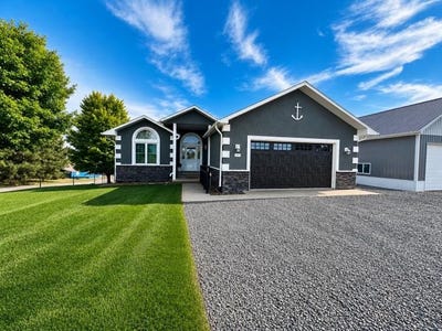 /international/us/51-lakeshore-lewellen-ne-110108750233/