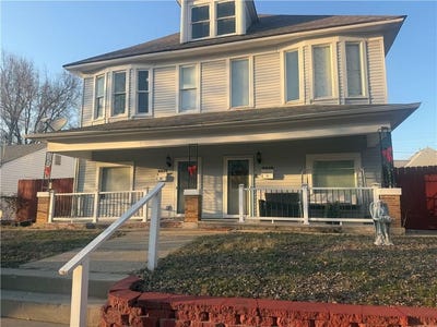 /international/us/2517-lafayette-street-st-joseph-mo-110108360595/