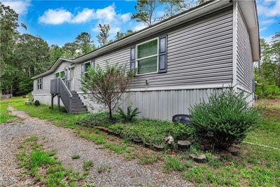 /international/us/1309-big-creek-road-belton-sc-110120028526/