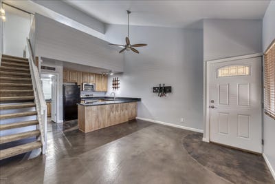/international/us/8055-e-thomas-road-scottsdale-az-110108549820/