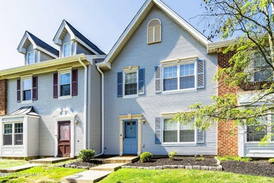 /international/us/19-albury-way-north-brunswick-nj-110101237171/