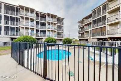 /international/us/2509-w-ft-macon-road-atlantic-beach-nc-110097192563/