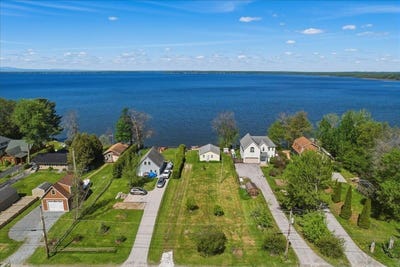 /international/us/8-maquam-shore-road-swanton-vt-110108499424/
