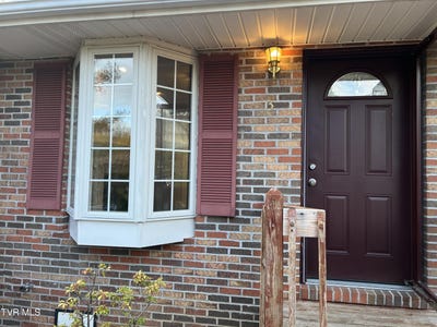/international/us/229-taylor-avenue-elizabethton-tn-110099633686/