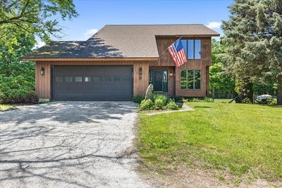 /international/us/2206-highgate-road-swanton-vt-110108542611/