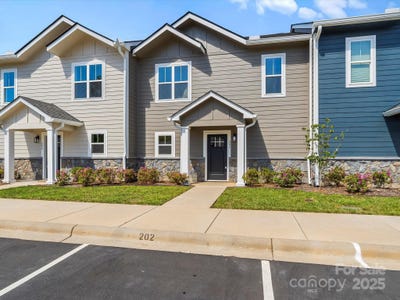 /international/us/202-beacon-avenue-morganton-nc-110102062815/