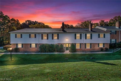 /international/us/7050-carriage-hill-drive-203-brecksville-oh-110120773028/