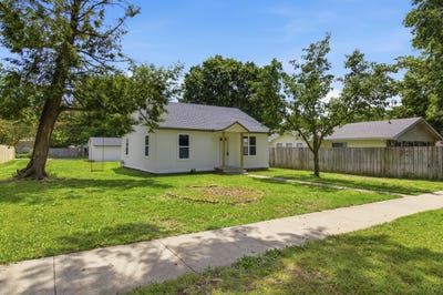 /international/us/605-n-lincoln-avenue-monett-mo-110108415693/