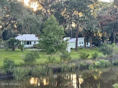 /international/us/893-e-1st-street-midway-ga-110120665353/